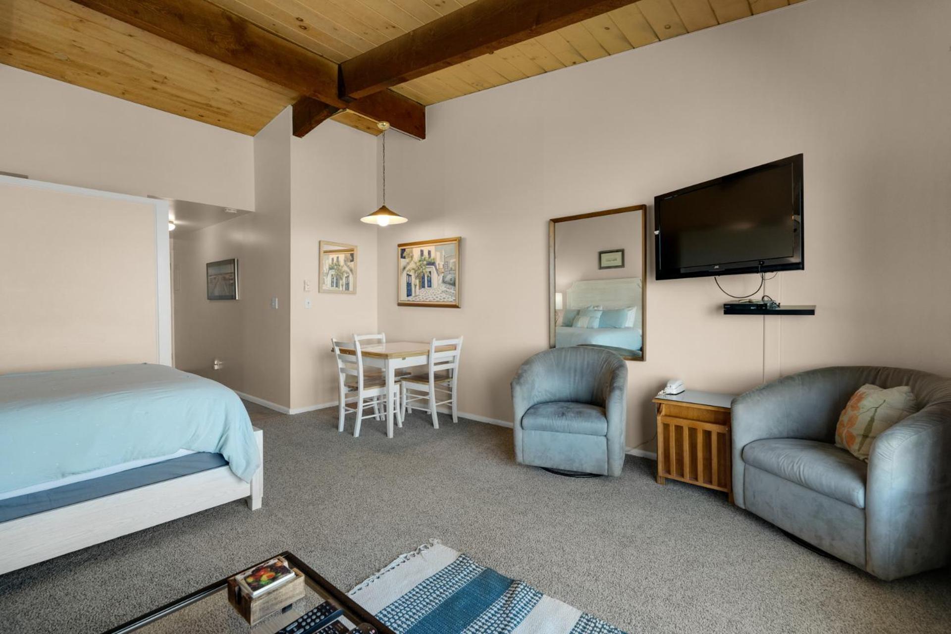 The Tides By The Sea Aparthotel Seaside Exterior photo